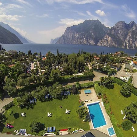 Residence Toblini Torbole Sul Garda Bagian luar foto