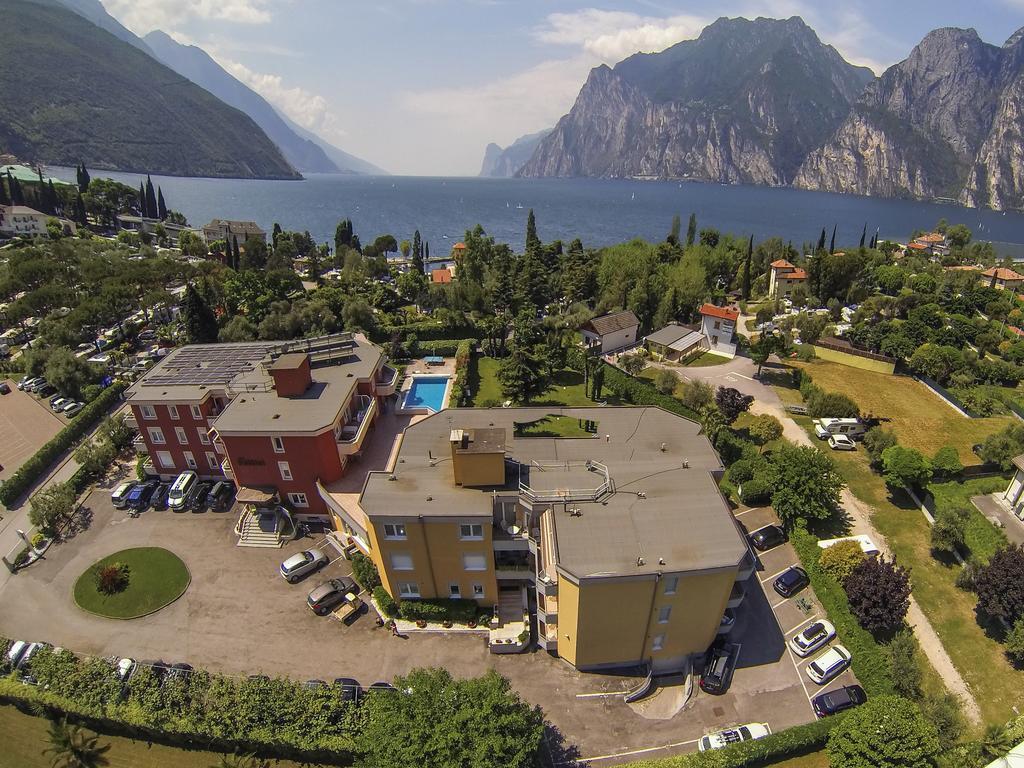 Residence Toblini Torbole Sul Garda Bagian luar foto
