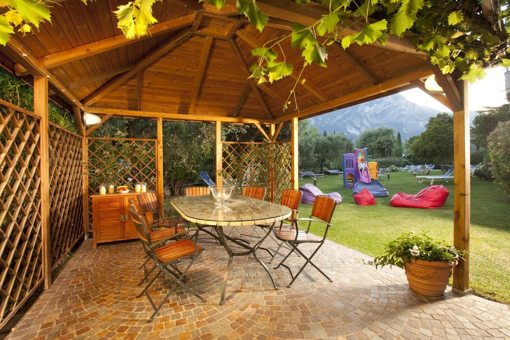 Residence Toblini Torbole Sul Garda Bagian luar foto