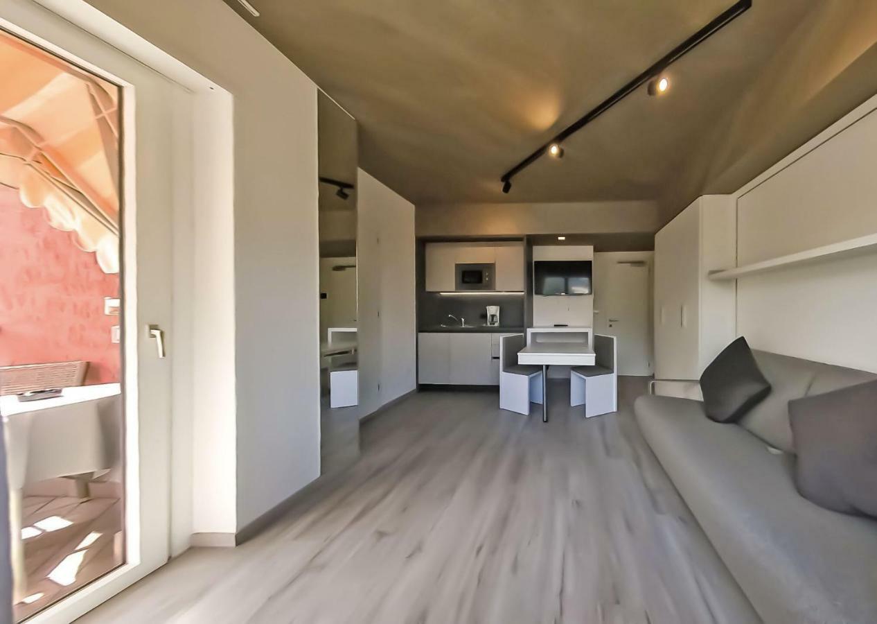 Residence Toblini Torbole Sul Garda Bagian luar foto